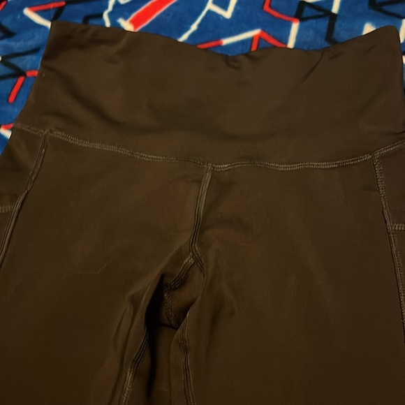 Women’s Black CG Athletic Leggings with side pockets size medium - Picture 2 of 5